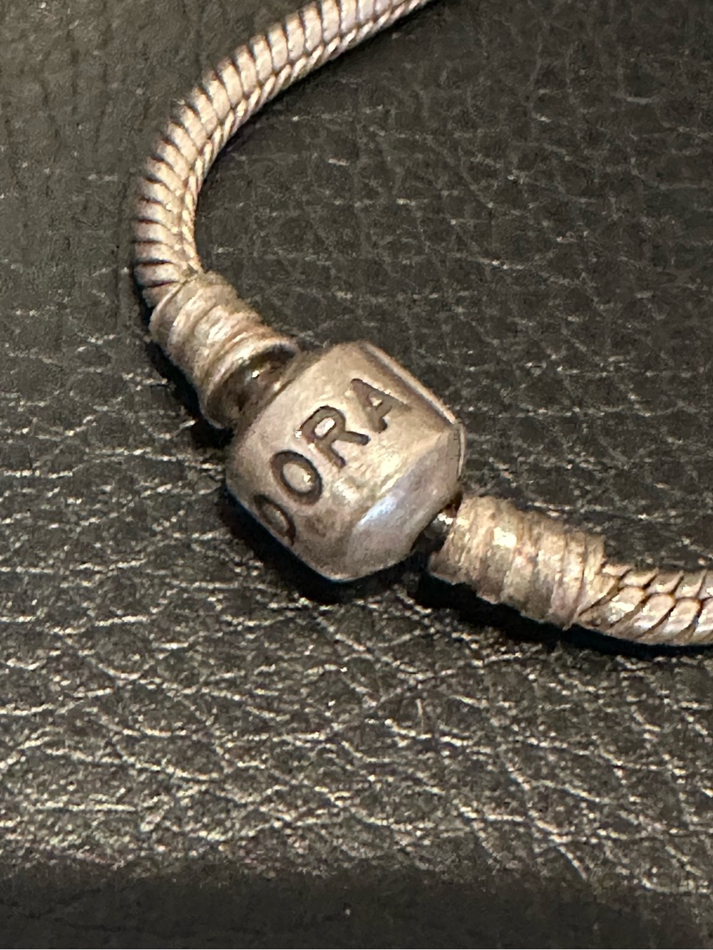 Pandora silver charm bracelet with one charm - Picture 9 of 11